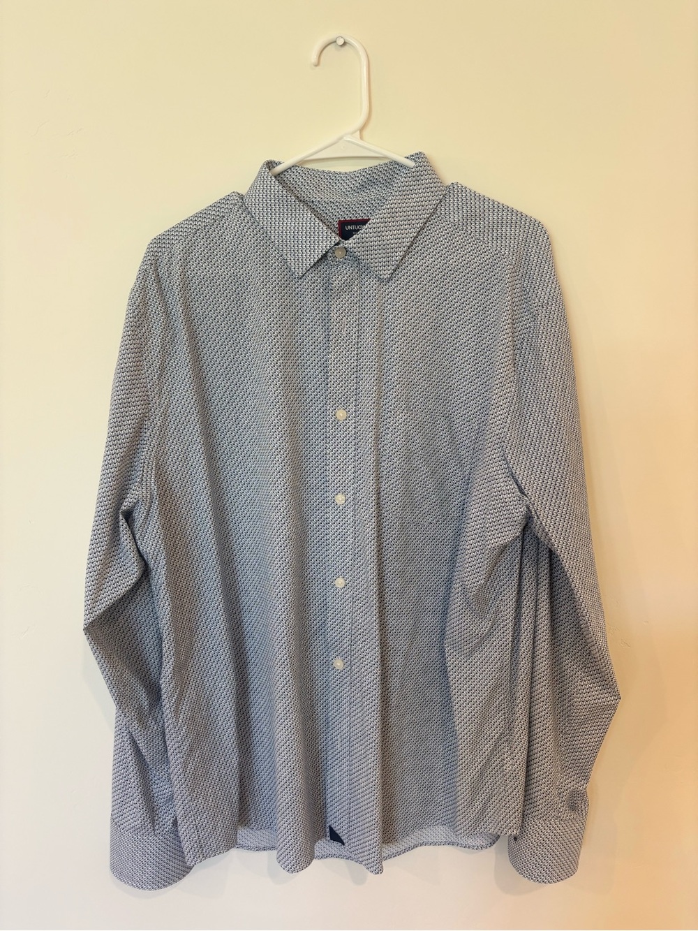 UNTUCKit Light Blue Micro-Pattern Casual Button-Down Shirt
